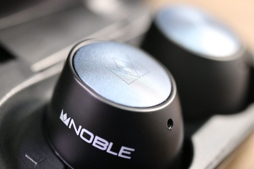 Noble Audio FALCON マルチファンクションボタン