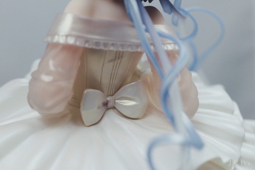 紺野純子 -ウエディングドレス- 1/7スケールフィギュア 衣装 背中